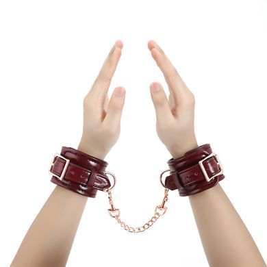 Шкіряні наручники Liebe Seele Wine Red Wrist Cuffs, знімний ланцюжок-кріплення SO9452 фото